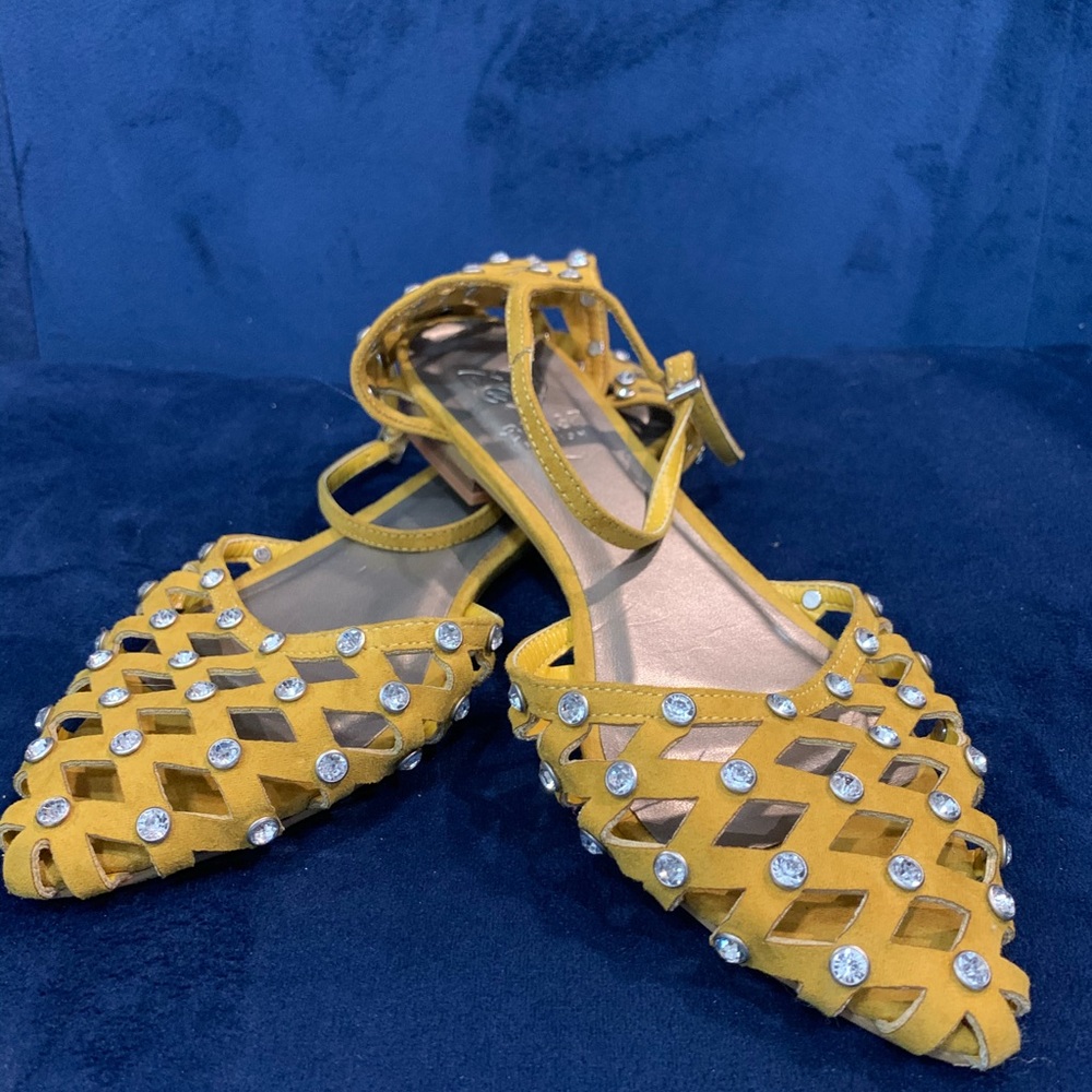 Beast fashion sandals